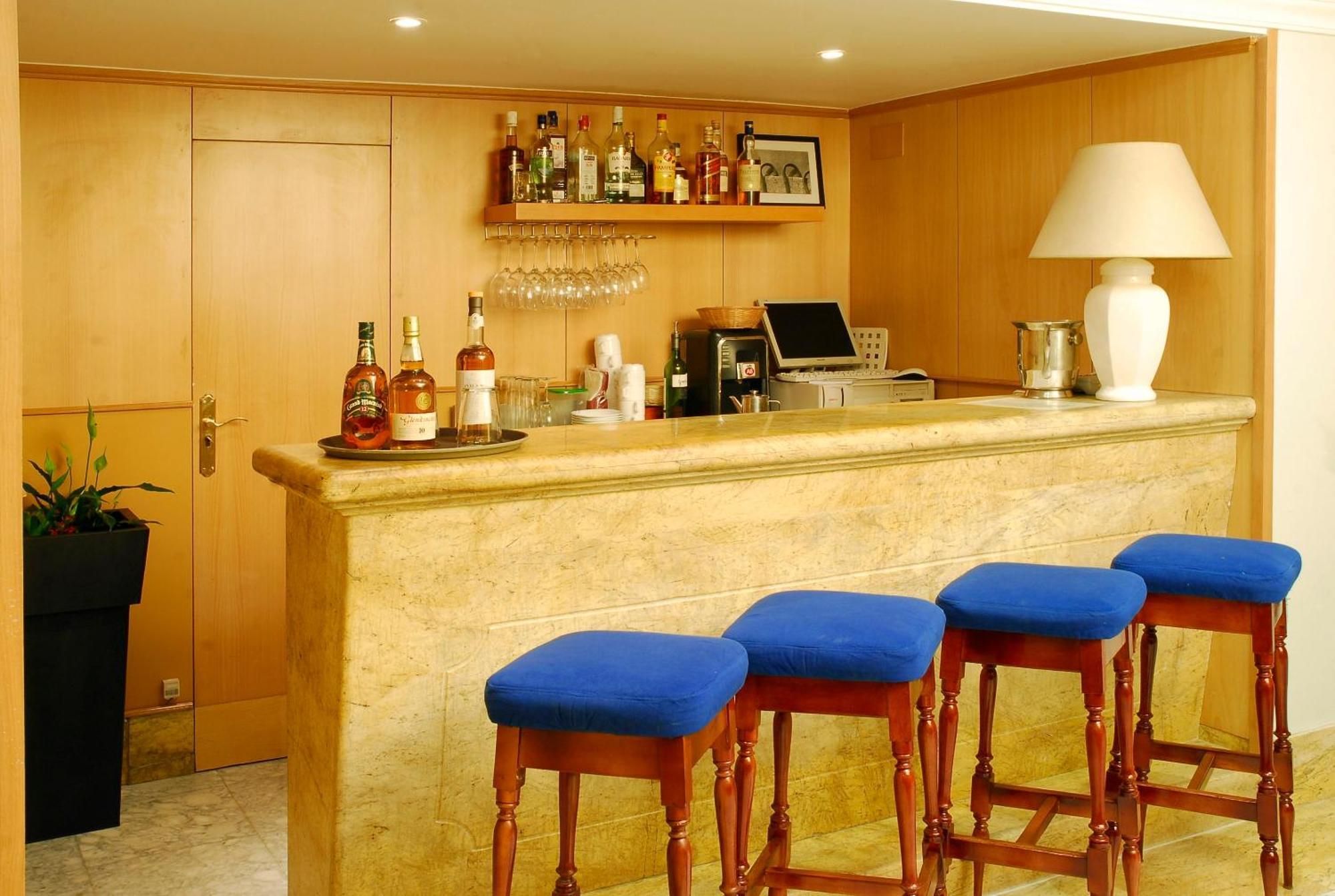 Reyes Catolicos Hotel Sevilla Værelse billede
