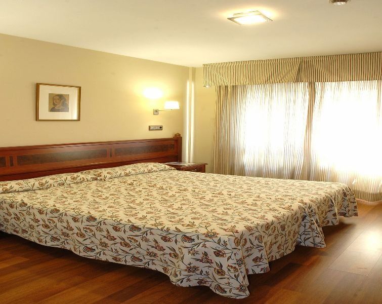 Reyes Catolicos Hotel Sevilla Værelse billede