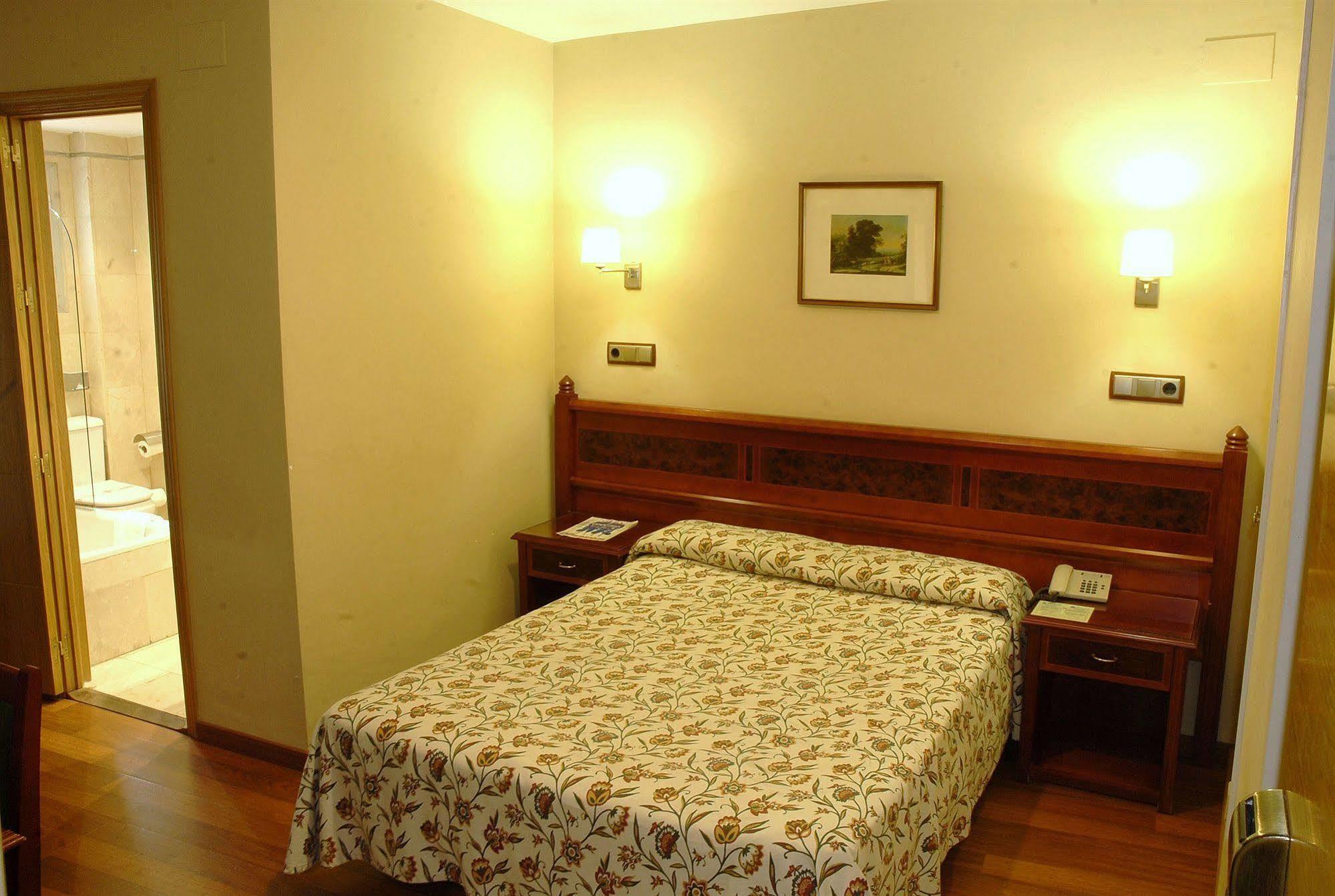 Reyes Catolicos Hotel Sevilla Værelse billede