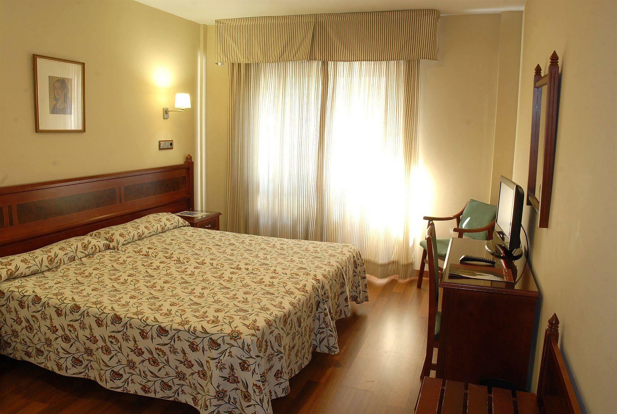 Reyes Catolicos Hotel Sevilla Værelse billede